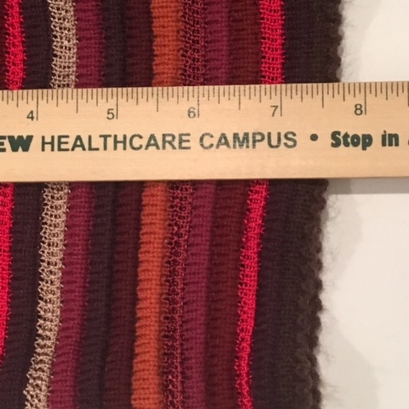 NWT Coldwater Creek Women’s Scarf Purple Maroon Red Knit Acrylic Rayon - Picture 3 of 3